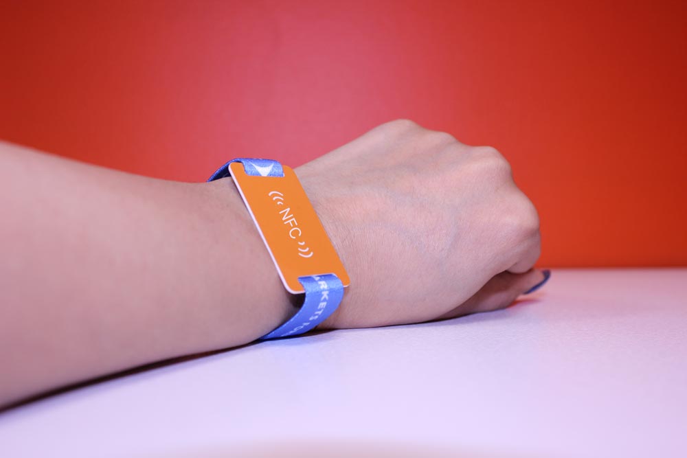 دستبند nfc هوشمند